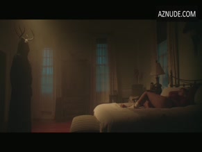 SCOUT TAYLOR-COMPTON NUDE/SEXY SCENE IN THE LONG NIGHT