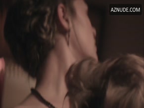 TINARIE VAN WYK-LOOTS NUDE/SEXY SCENE IN WOMEN IN LOVE