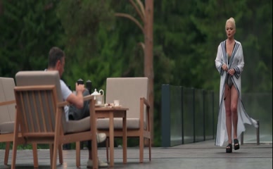 LARISA DOLINA NUDE/SEXY SCENE IN BLESK