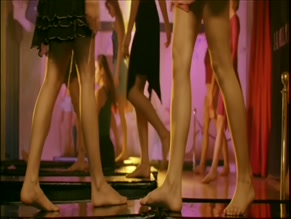 UNKNOWN in LOS 2 LADOS DE LA CAMA (2005)