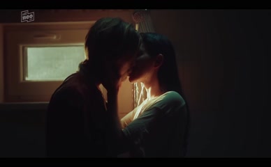 ANNA BARDAVELIDZE NUDE/SEXY SCENE IN CRYSTAL WALL