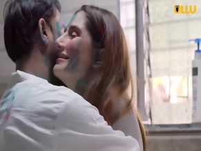 NIKHITA CHOPRA,AAYUSHI JAISWAL NUDE/SEXY SCENE IN KHUL JA SIM SIM