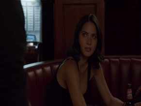 OLIVIA MUNN NUDE/SEXY SCENE IN NEW GIRL