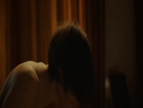 JEHNNY BETH in DIFFERENTE