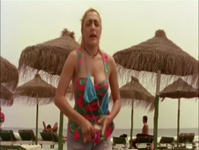 CANDELA PENA NUDE/SEXY SCENE IN HOLA, ESTAS SOLA?
