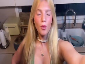 MIKA VELTMAN in MIKA VELTMAN INSTAGRAM / TIKTOK (2024)