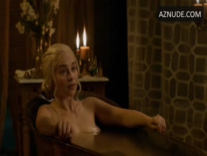 EMILIA CLARKE in GAME OF THRONES (2011-)