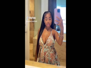 LAYLA CRAWFORD in INSTAGRAM / TIKTOK