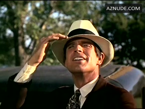 FAYE DUNAWAY NUDE/SEXY SCENE IN BONNIE AND CLYDE