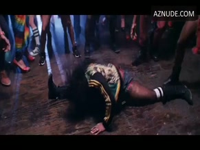 NICKI MINAJ in FREAKS