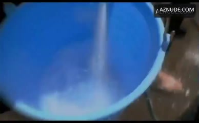 ELIZA DUSHKU NUDE/SEXY SCENE IN BRING IT ON