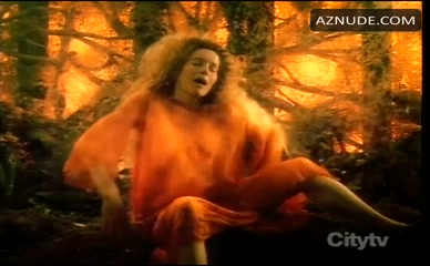 ALICE KRIGE NUDE/SEXY SCENE IN HABITAT