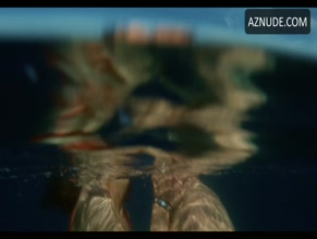 HANNA ARDEHN NUDE/SEXY SCENE IN QUICKSAND