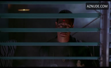 PAMELA ANDERSON NUDE/SEXY SCENE IN BARB WIRE