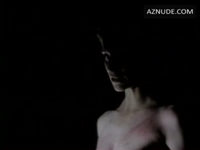 Askarlar bir qizni sikadilar Jinsiy aloqa mashinalari bilan qattiq porno