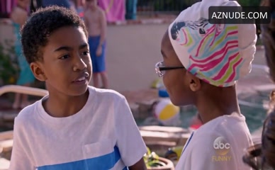 CHRISTINA DEROSA NUDE/SEXY SCENE IN BLACK-ISH