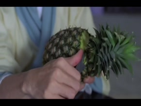 CHI JAN HA NUDE/SEXY SCENE IN CHINESE EROTIC GHOST STORY