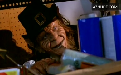 SHEVONNE DURKIN NUDE/SEXY SCENE IN LEPRECHAUN 2
