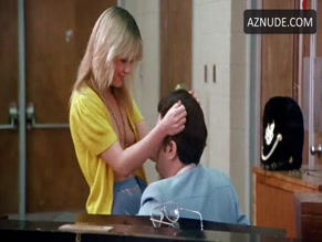 LINNEA QUIGLEY NUDE/SEXY SCENE IN GRADUATION DAY