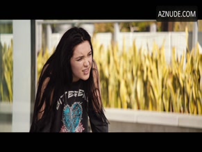 ELLIE GONSALVES in FIGHTING WITH MY FAMILY (2019)