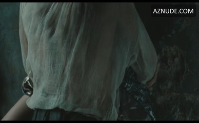 ISABELLE ADJANI NUDE/SEXY SCENE IN QUEEN MARGOT