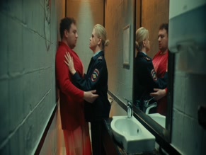 ANNA KOTOVA in KAK DRUZYA ZAKHARA ZHENILI (2022)