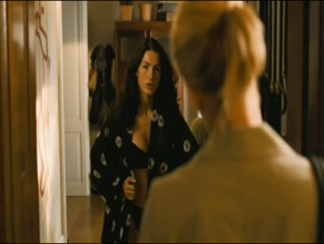 MARIELLA AHRENS in 666 - TRAUE KEINEM, MIT DEM DU SCHLAFST! (2002)