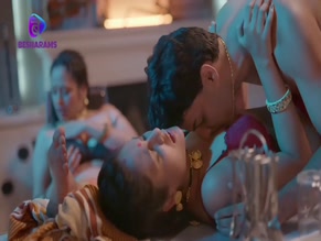 ANITA JAISWAL,NAAZ KHAN,RANI PARI,KAMALIKA CHANDA,NEHA GUPTA NUDE/SEXY SCENE IN DAMAD JI