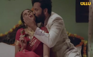 NIKHITA CHOPRA,AAYUSHI JAISWAL NUDE/SEXY SCENE IN KHUL JA SIM SIM