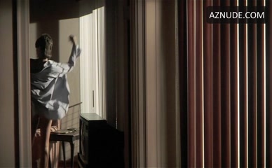 JAMIE LEE CURTIS NUDE/SEXY SCENE IN PERFECT