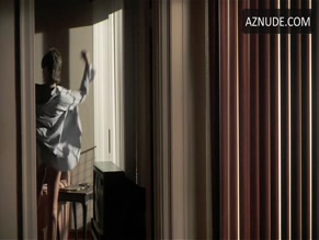 JAMIE LEE CURTIS in PERFECT (1985)