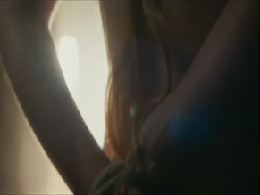 RINA NAZAROVA NUDE/SEXY SCENE IN KAK PRIRUCHIT LISU