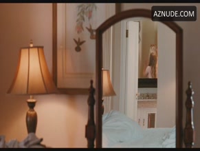 AMANDA SEYFRIED in CHLOE