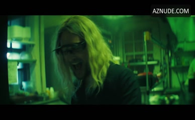 SHARON PFIEFFER NUDE/SEXY SCENE IN THE BEACH BUM