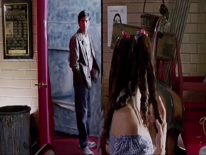 ANA SERRADILLA NUDE/SEXY SCENE IN UN MUNDO RARO