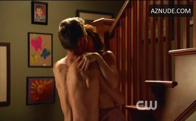 LAUREN BITTNER NUDE/SEXY SCENE IN HART OF DIXIE
