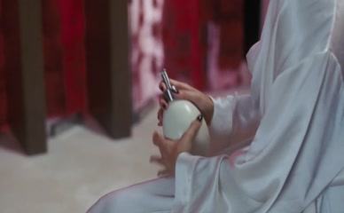 HOLLY VALANCE NUDE/SEXY SCENE IN DOA