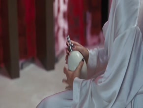 HOLLY VALANCE NUDE/SEXY SCENE IN DOA