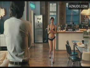 BRITTANY MURPHY NUDE/SEXY SCENE IN LOVE AND OTHER DISASTERS