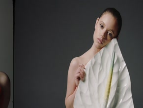 JENNA ORTEGA in JENNA ORTEGA - ELLE PHOTOSHOOT (2023)
