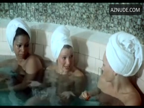 LINDA SCRUGGS NUDE/SEXY SCENE IN LAS VEGAS LADY