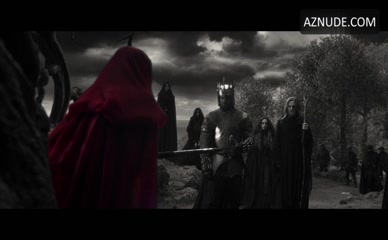 MILLA JOVOVICH NUDE/SEXY SCENE IN HELLBOY