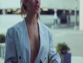 GIZEM EMRE NUDE/SEXY SCENE IN CRYSTAL WALL