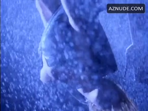 PAMELA ANDERSON in BARB WIRE (1996)