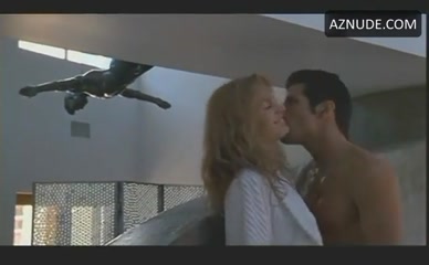 KIMBERLEY KATES NUDE/SEXY SCENE IN SHADOW OF DOUBT