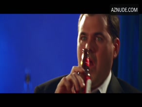 CAMERON DIAZ,LUCY LIU NUDE/SEXY SCENE IN CHARLIE'S ANGELS