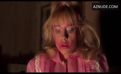 LINNEA QUIGLEY in NIGHT OF THE DEMONS
