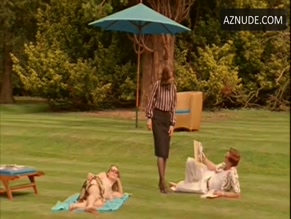 SOPHIE HUNTER in FRIENDS & CROCODILES