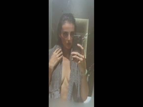 MANDANA KARIMI in MANDANA KARIMI INSTAGRAM (2025)