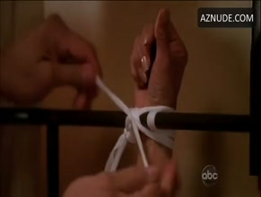 EVA LONGORIA NUDE/SEXY SCENE IN DESPERATE HOUSEWIVES